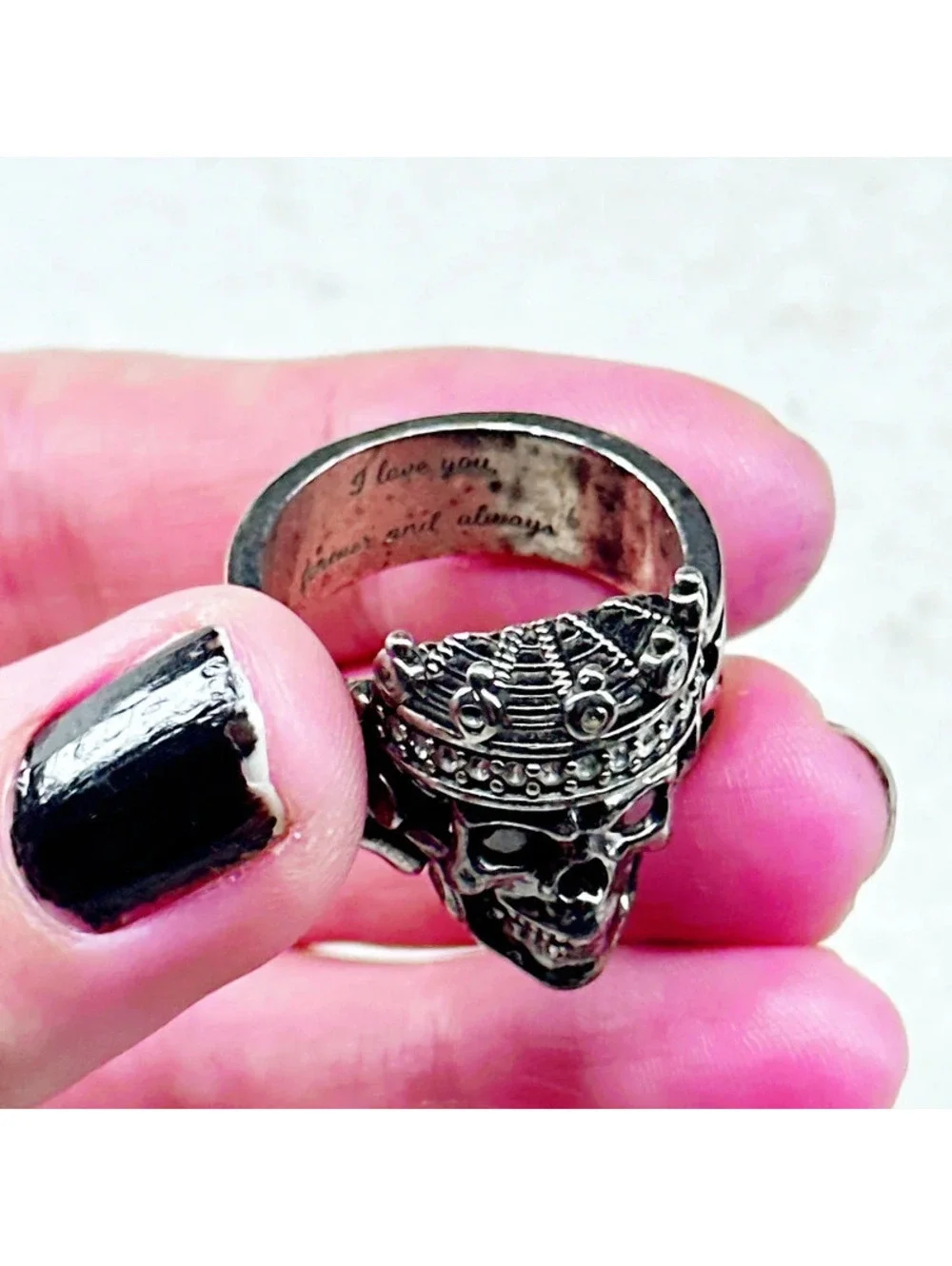 3004u. Skull Ring Goth Size 9 Red